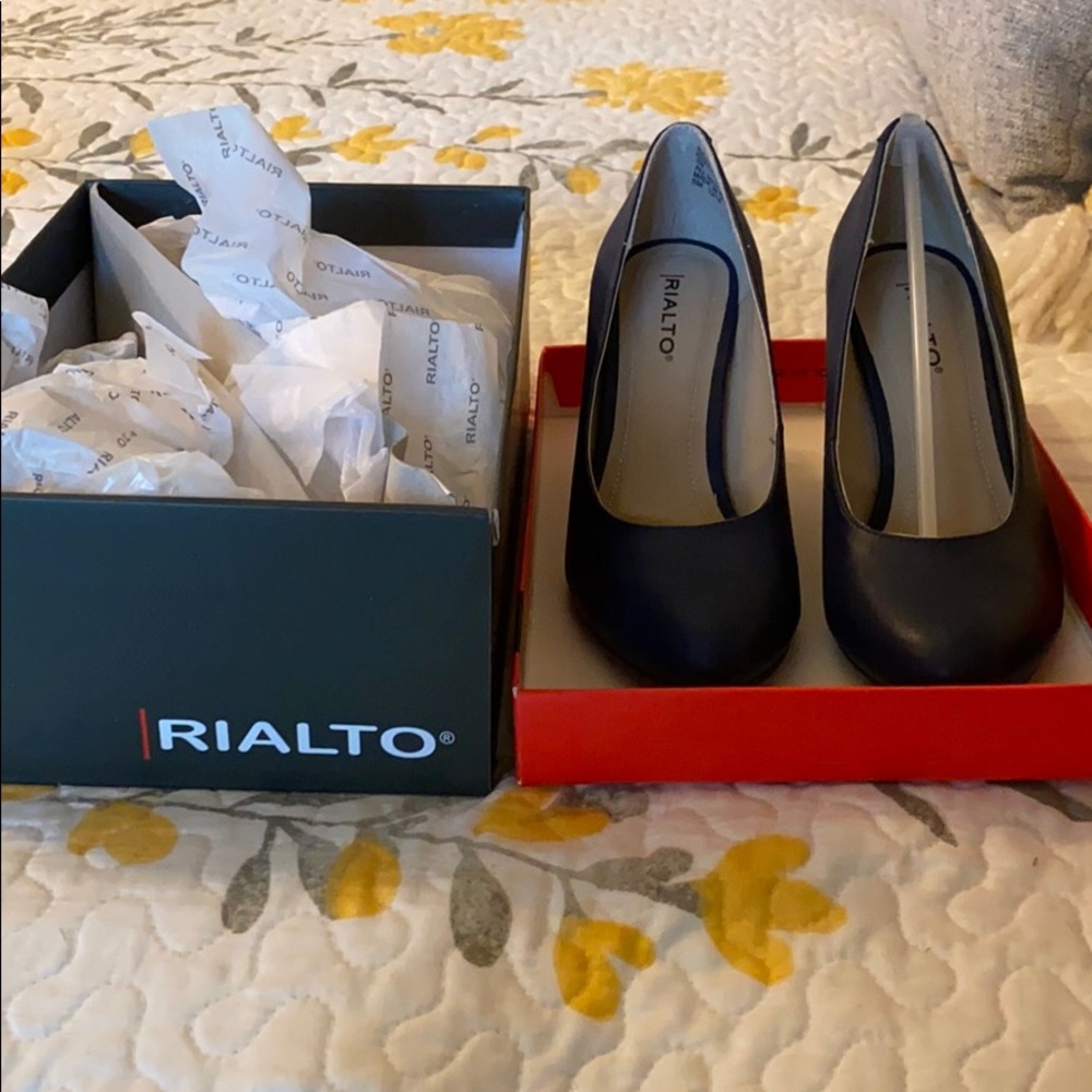 New navy blue heels